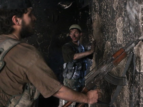 Сирийские власти и оппозиция  договорились о перемирии в Хомсе - ảnh 1